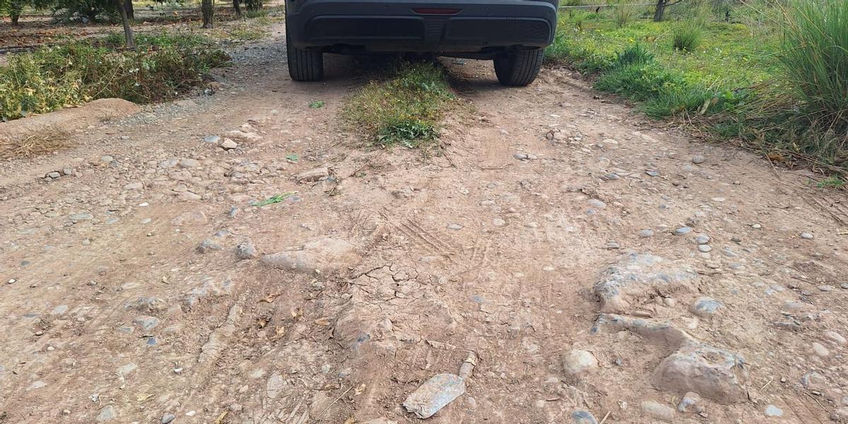 La Comunitat de Regants de Vila-real quiere que los caminos de tierra que dan acceso a los huerzos de su zona de riego estén en buenas condiciones.
