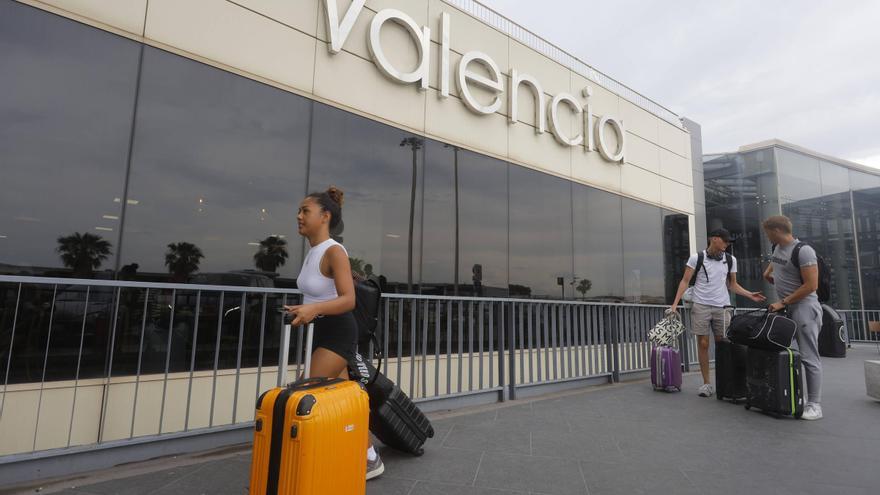 Aena licitará la ampliación del aeropuerto de Alicante a final de año y después la de Valencia