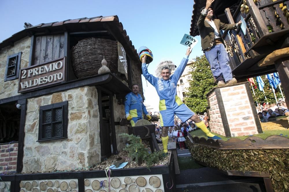 Oviedo celebra el desfile del Día de América en Asturias