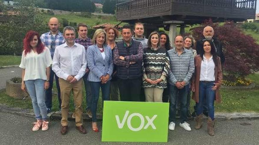 Los miembros de la lista de Vox en Llanera.