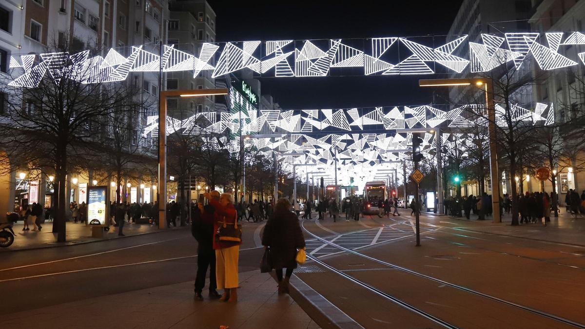 LUCES NAVIDAD ZARAGOZA | Zaragoza enciende su iluminación navideña: estos  son todos los detalles