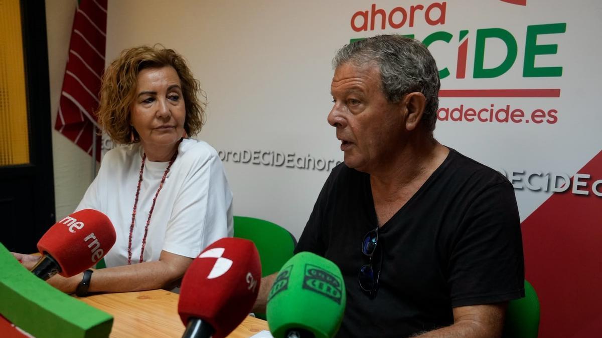 Manuel Fuentes y Begoña Sánchez, en la sede de Zamora Decide