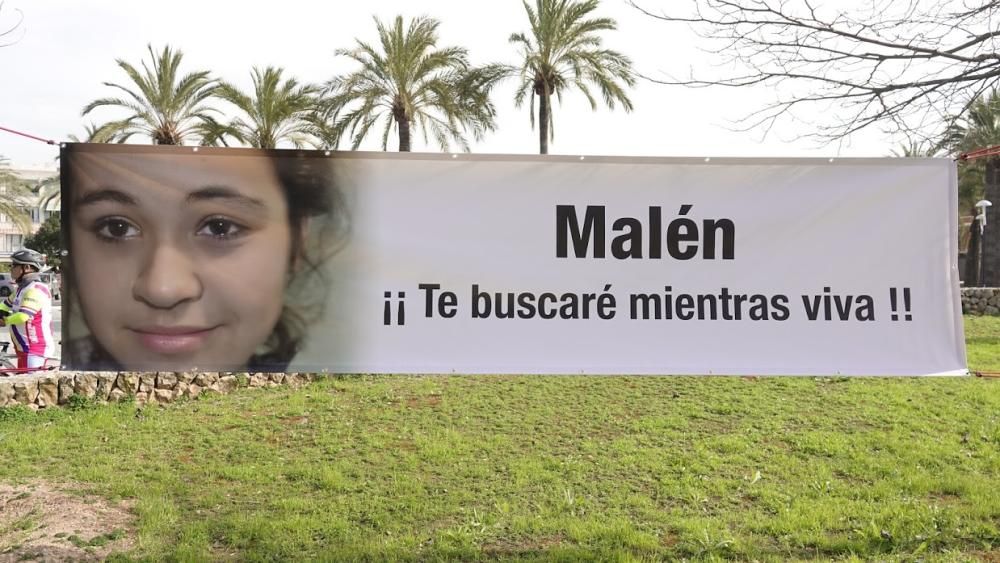 Unas 200 personas se han concentrado en la Pinada de Santa Ponça para recordar a la joven desaparecida en Mallorca hace más de cinco años