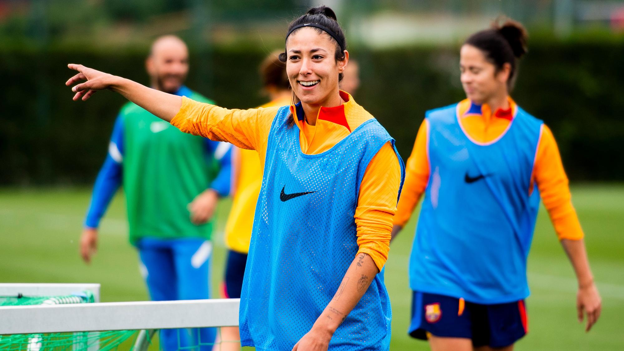 Leila Ouahabi en el entreno previo al partido ante el Sevilla