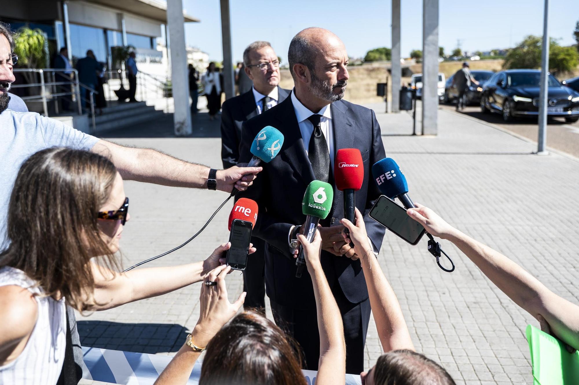 Fotogalería | Compañeros y allegados despiden a Fernández Vara