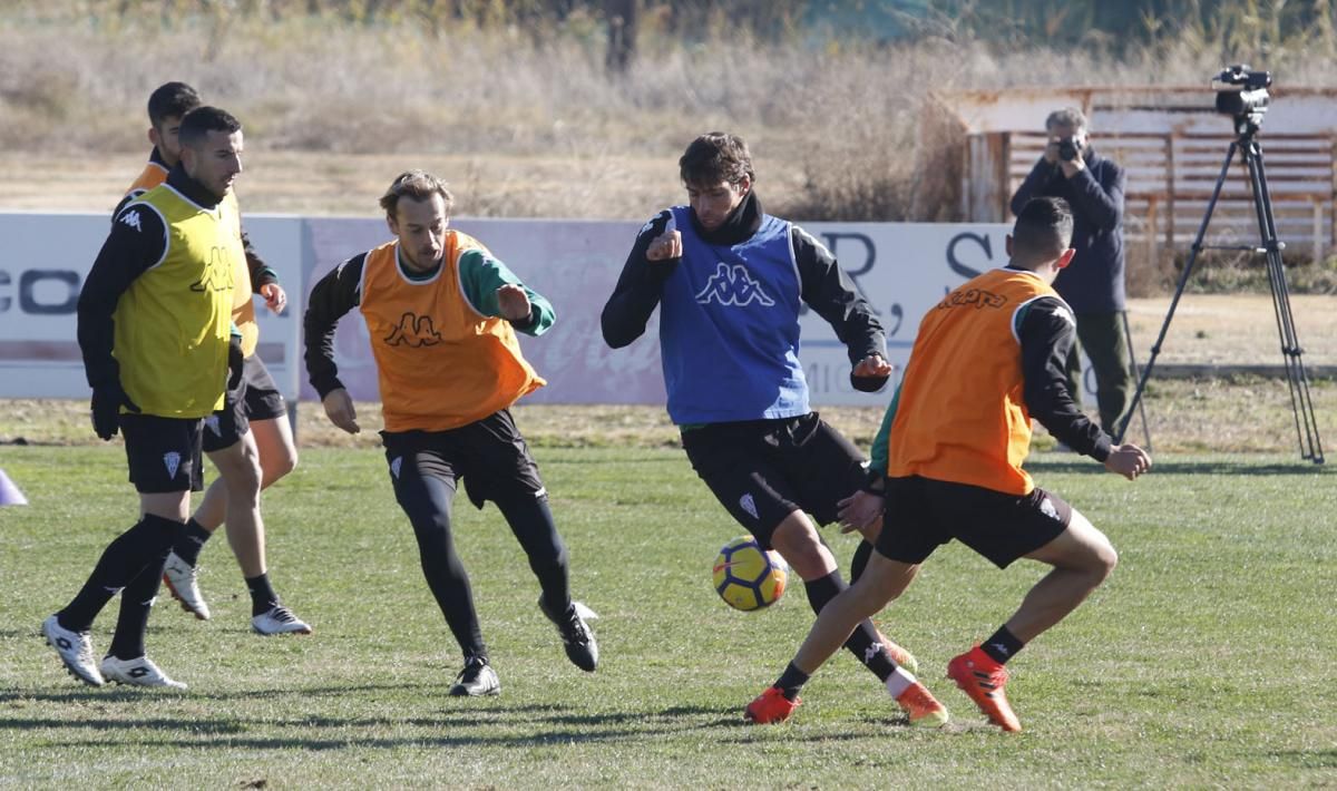 Primer entrenamiento de Jorge Romero tras hacerse cargo del primer equipo del CCF