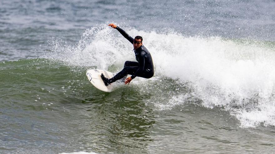El surf y skate adaptado se hacen su hueco en Orzán