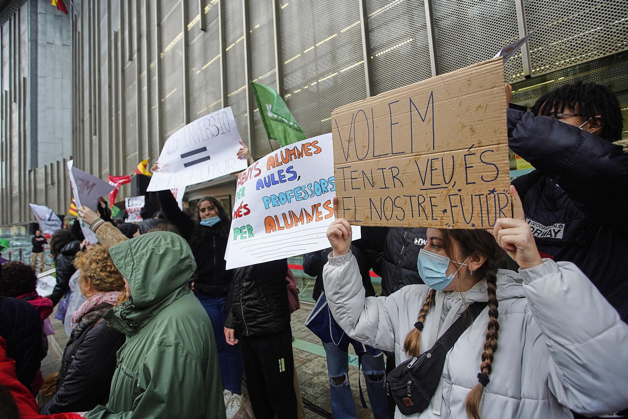 Les llars d'infants, en la darrera jornada de mobilitzacions de la comunitat educativa: "No som un pàrquing de nens"