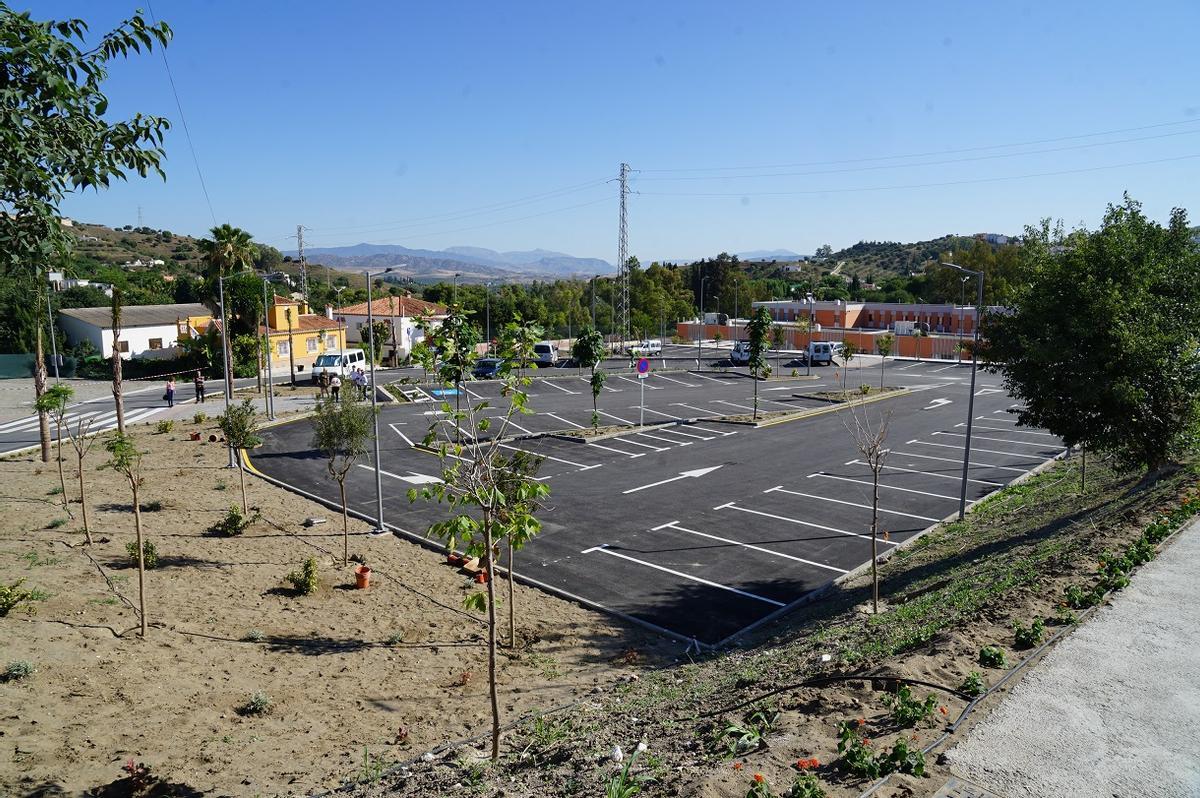 Vista general del parking del Parque Leonor en Coín.