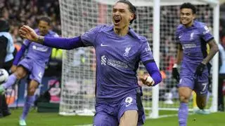 Darwin Núñez salva el liderato para el Liverpool en Nottingham (0-1)