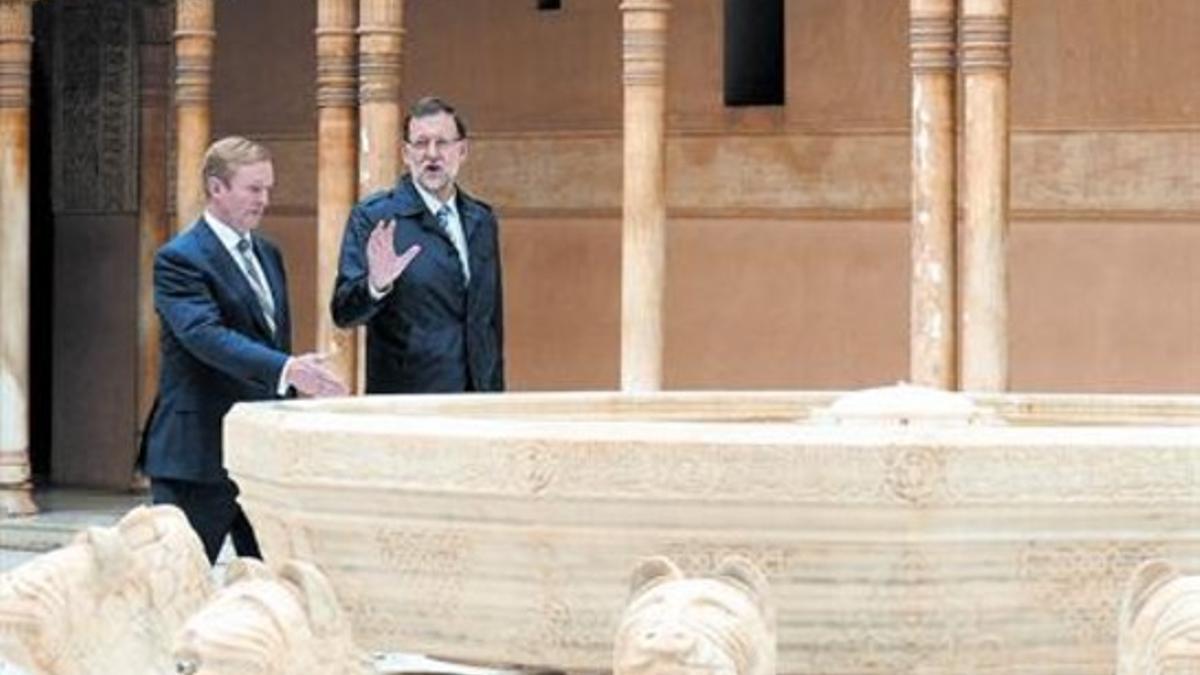 Mariano Rajoy junto con el primer ministro irlandés, Enda Kenny, ayer en la Alhambra granadina.