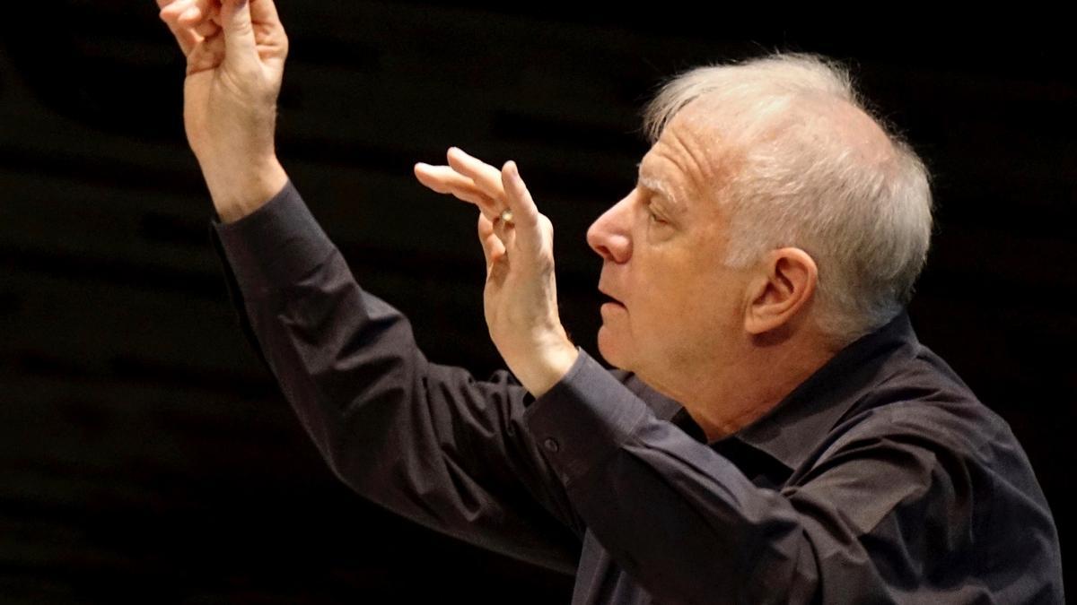 El director Leonard Slatkin.