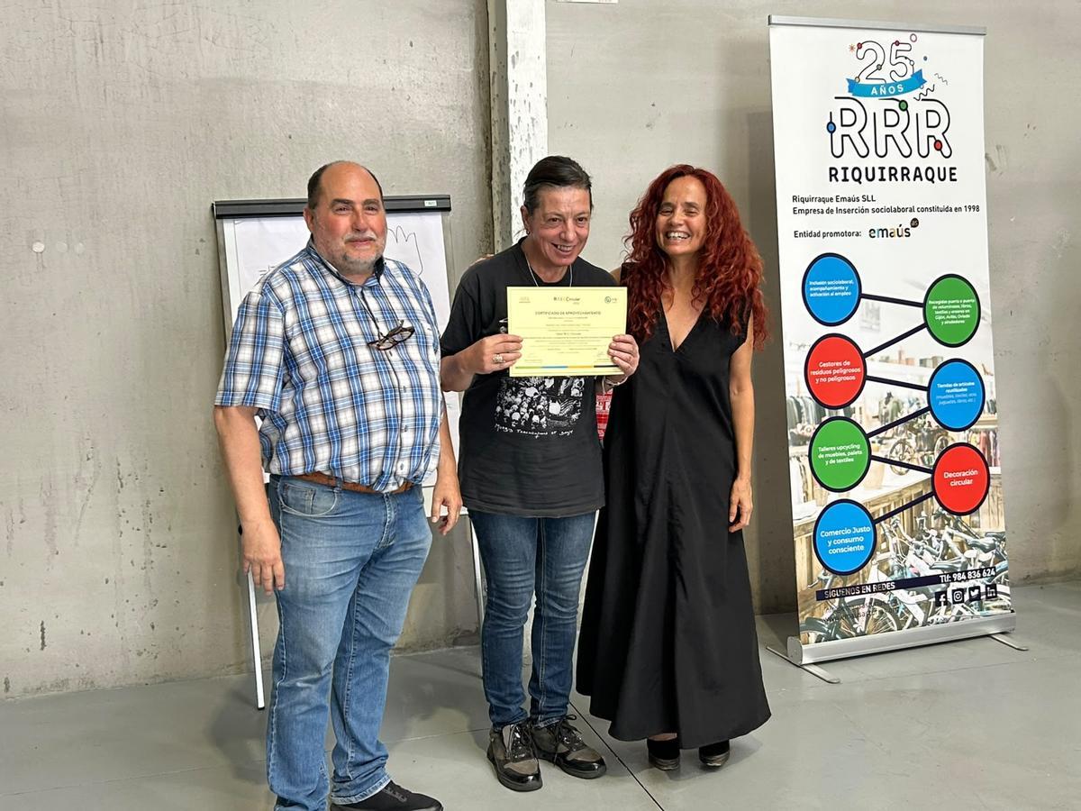 EN IMÁGENES: El pionero taller de Riquirraque en Castrillón celebra su primera promoción de graduados