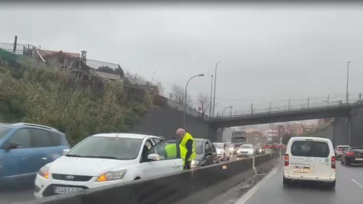 Colapso en la salida de Vigo por la AP-9 tras varios accidentes a primera hora