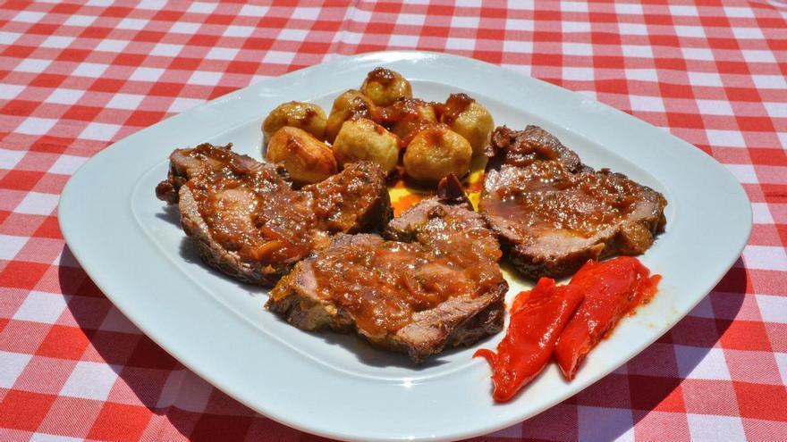 El aragonés Eloy Bilé gana el X Concurso nacional de cocina de ternera asturiana