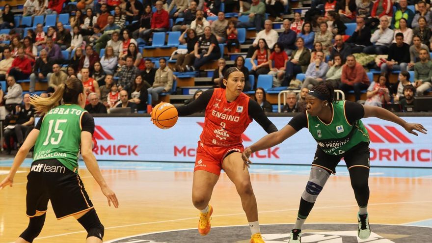 Ceci Muhate se une al CAB Estepona para sumar solidez y experiencia al juego interior