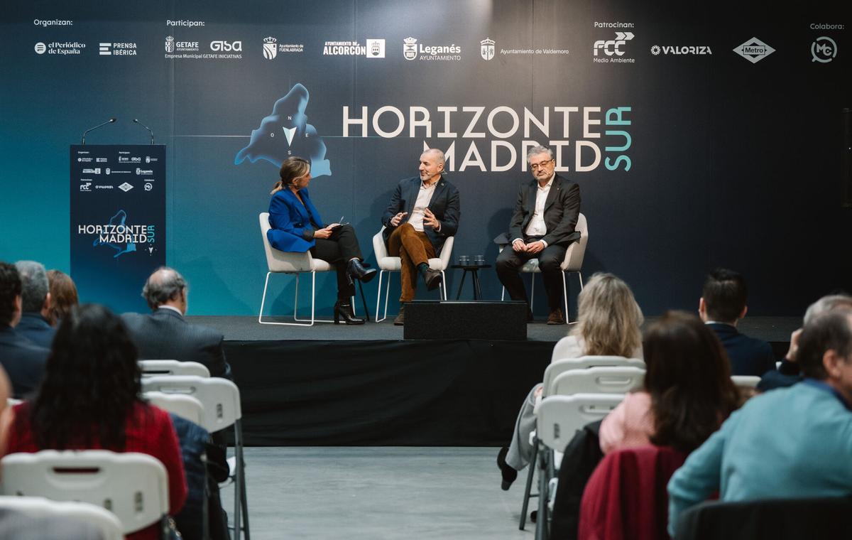 10.02.2026. MADRID. Ciclo HORIZONTE MADRID SUR. Mesa redonda ‘El futuro del sur de la Comunidad de Madrid: retos y gestión eficiente de los residuos y los espacios urbanos. Jesús Sesmero Lillo, jefe de la Oficina Técnica de Tratamiento de Residuos de Valoriza y Antonio Rodríguez, director de la delegación de la Comunidad de Madrid de FCC Medio Ambiente’’. Foto: Alba Vigaray