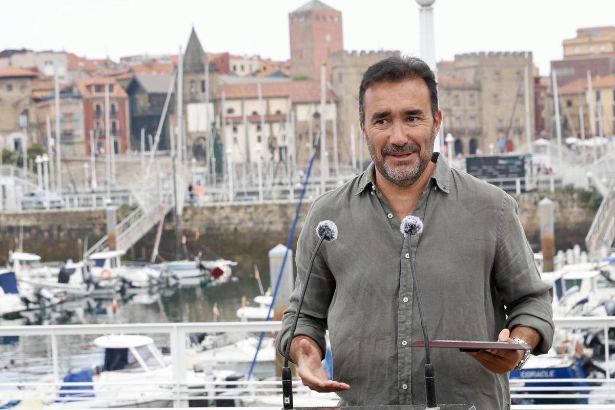 El homenaje a los técnicos y periodistas asturianos mundialistas, en imágenes