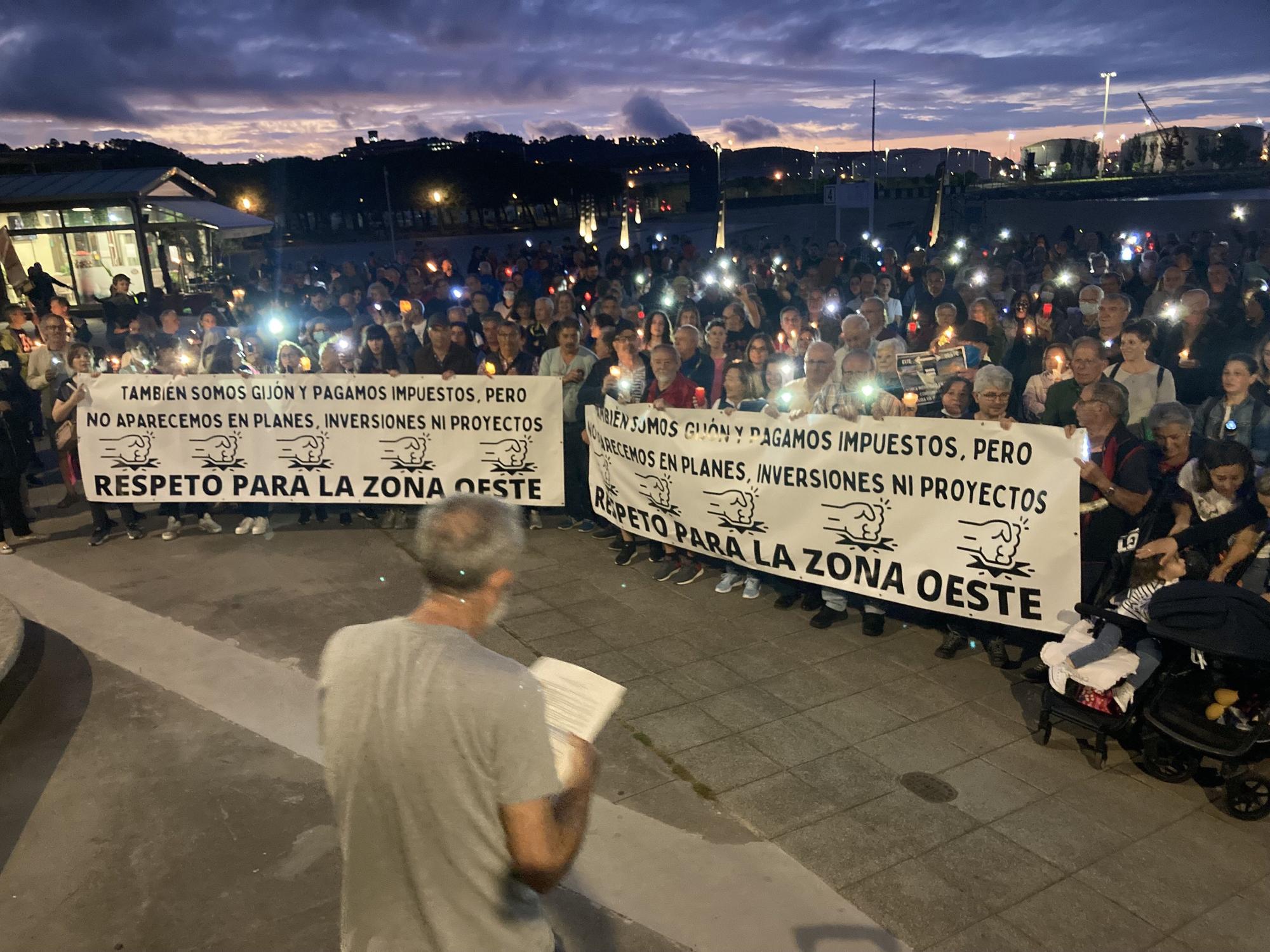 Manifestación de los vecinos de la zona oeste de Gijón