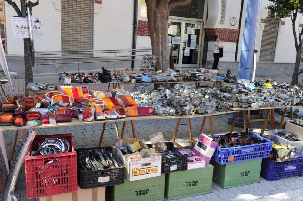 Lo coches antiguos conquistan  el Cuartel de Artillería