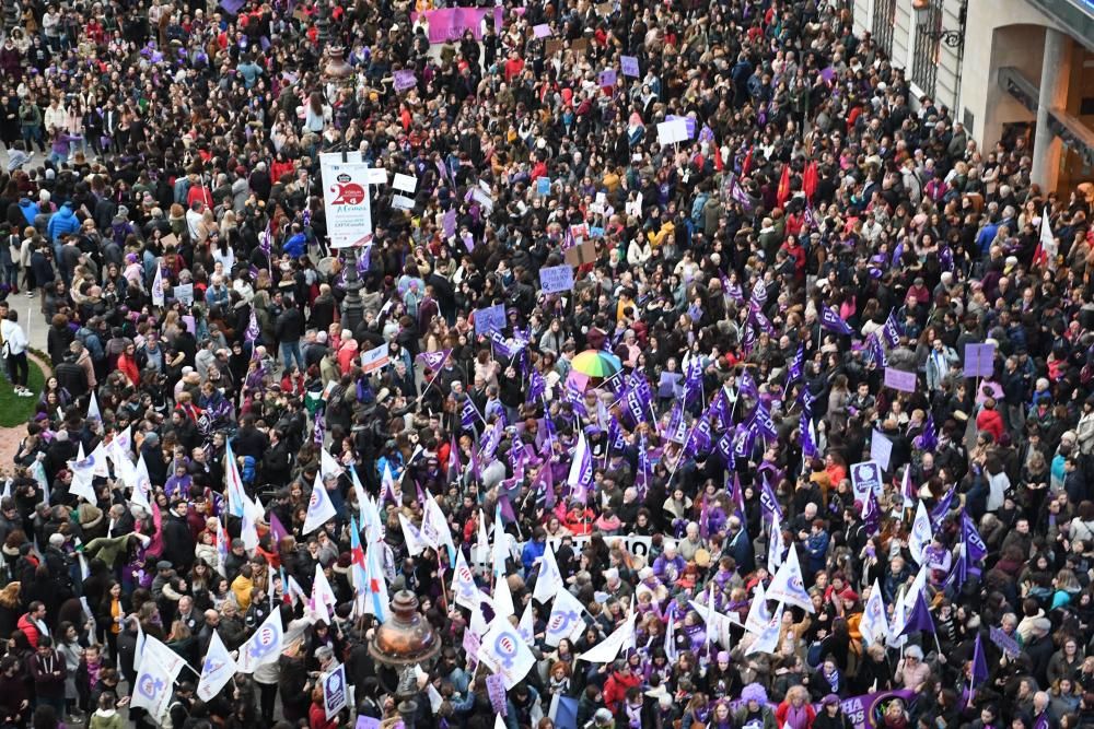 Unas 40.000 personas secundan la marcha feminista