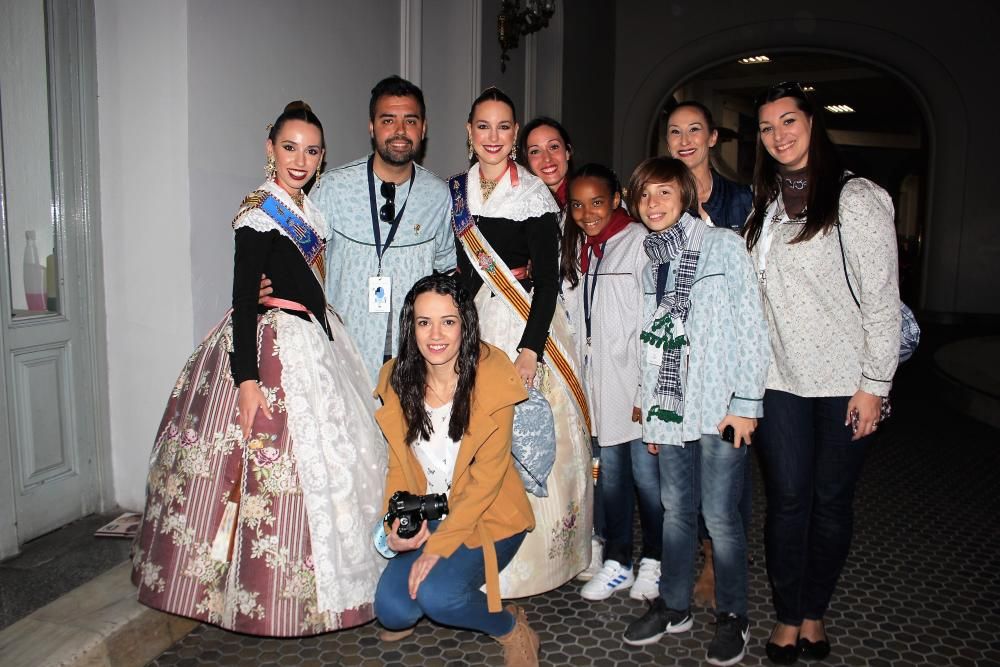 Y la 5, Doctor Olóriz, con otras falleras de Zaidía, y las dos cortesanas mayores del barrio: Raquel Avivar y Paula Santarrufina.