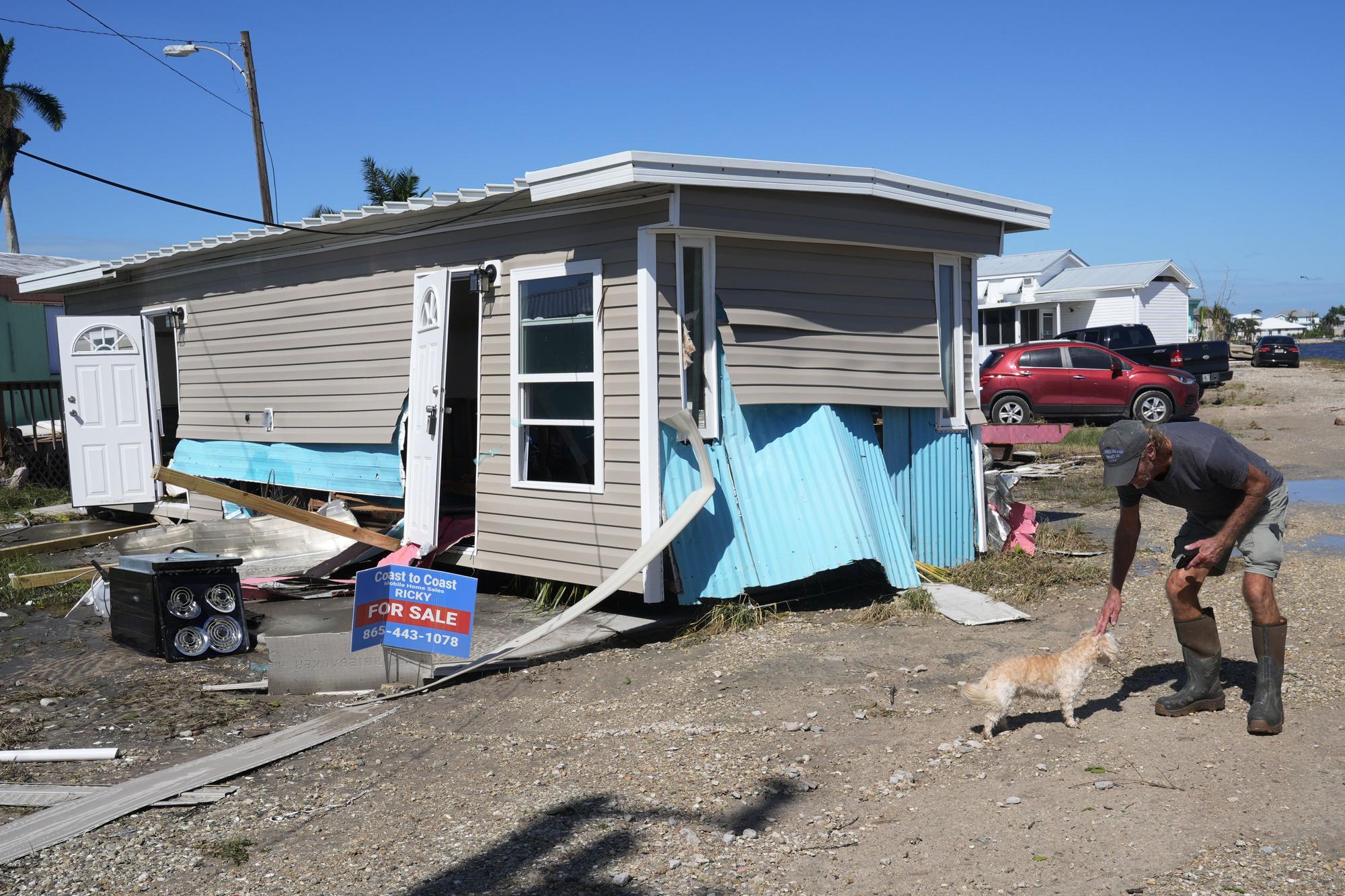Els efectes de l'huracà Milton, en imatges