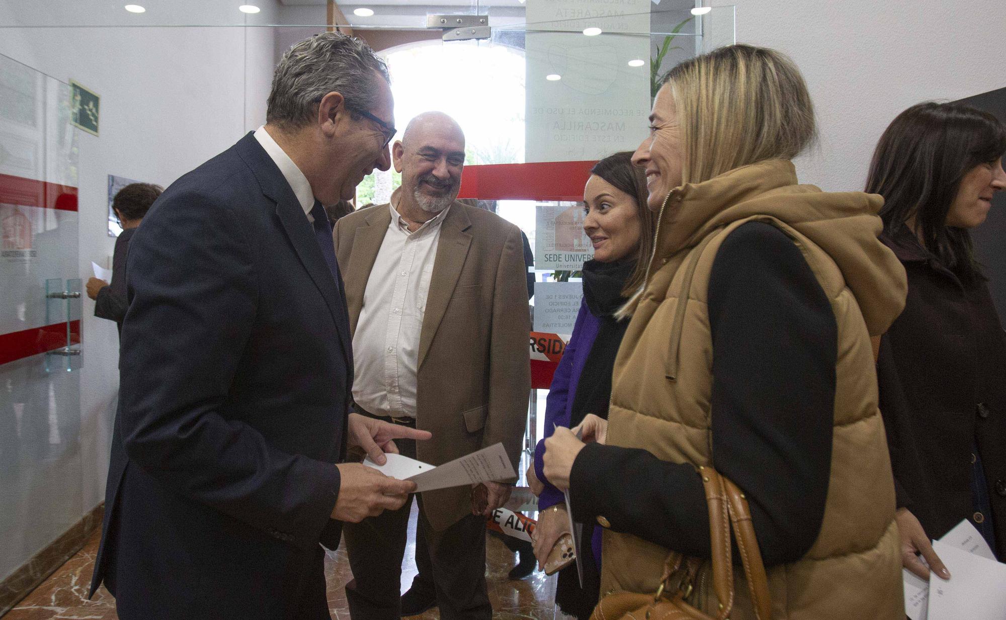 20 años de lectura de la Constitución en la sede de la UA