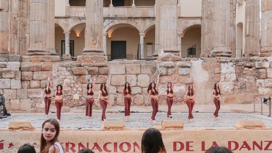 Mérida danza en el templo