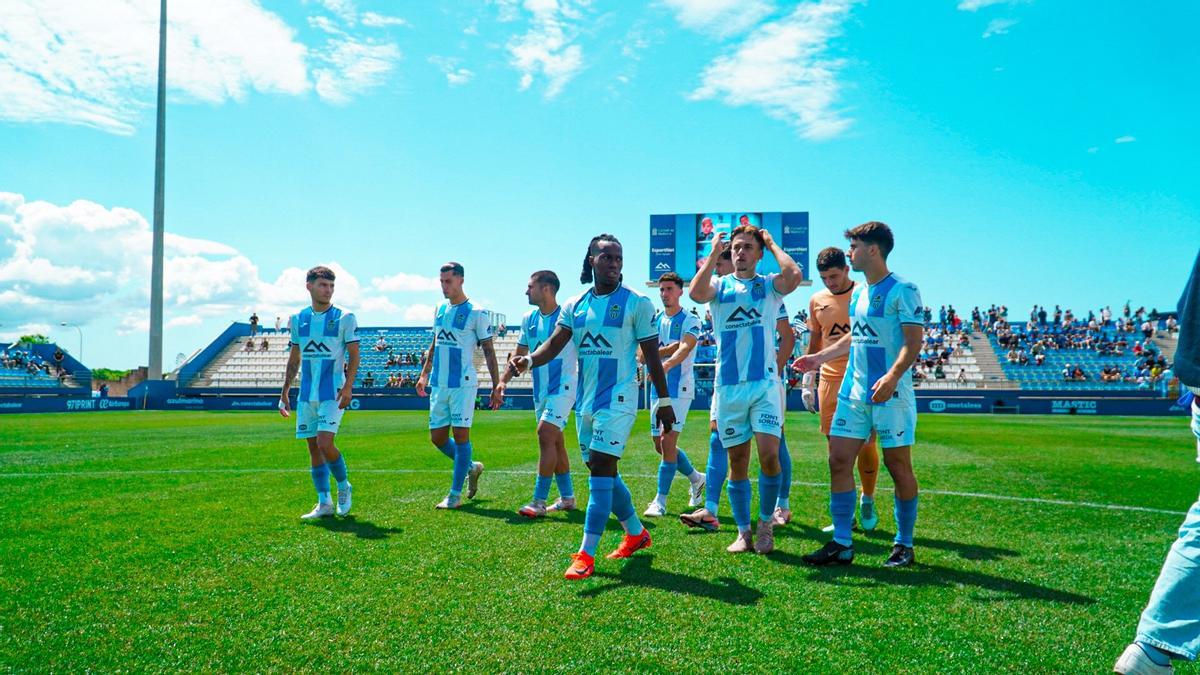 Los jugadores del Atlético Baleares en uno de los partidos de esta temporada