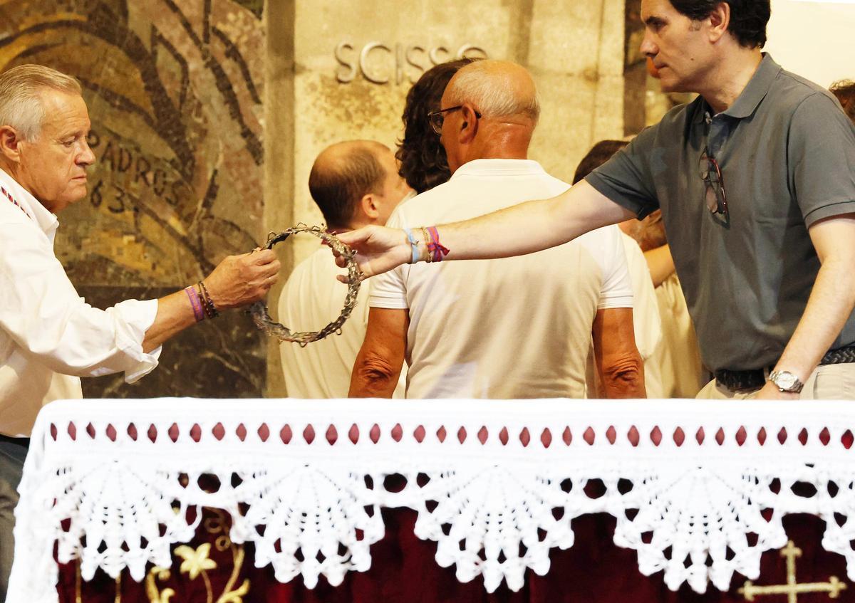 Los vigueses reciben al Cristo de la Victoria