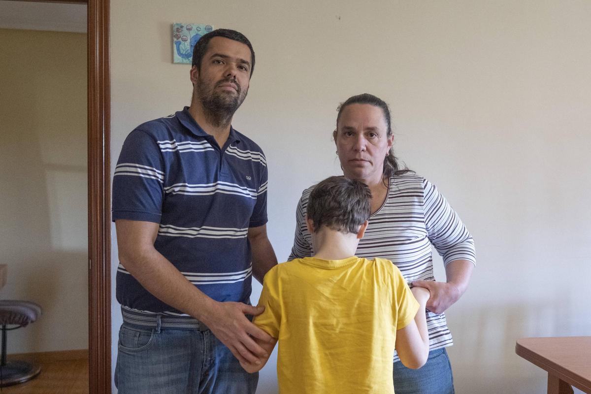 Joaquín y Julieta, con el niño I.