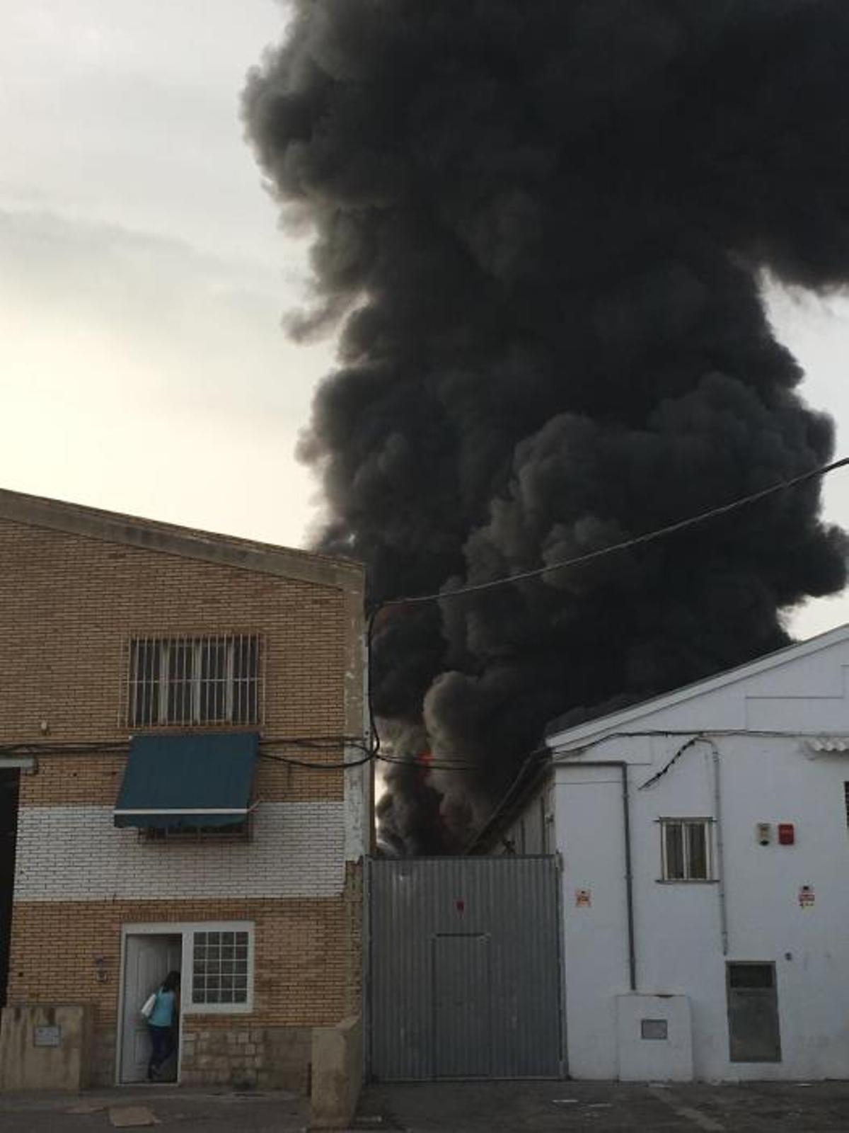 Incendio en una planta de reciclaje de Alboraia