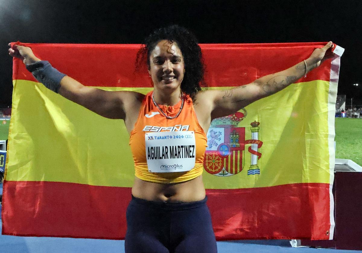 Yulenmis Aguilar lanza a España hasta la plata con récord nacional.