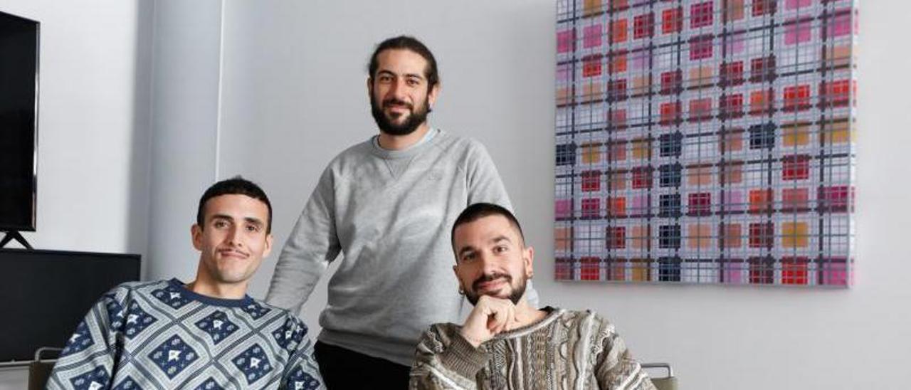 Mario Cristóbal, Naor Shaharabani y Toni Planells, ayer en las instalaciones de Diario de Ibiza.  |  J.A. RIERA