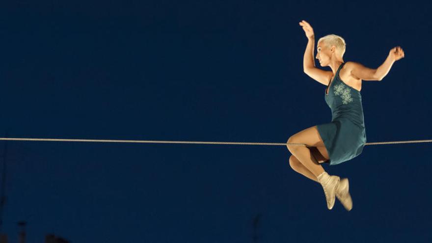 Espectacle de circ Sodade de Cirque Rouages a la plaça major