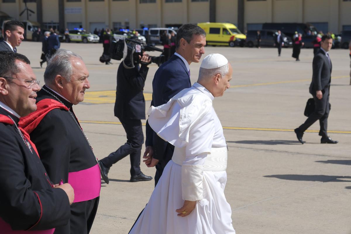 Visita del papa León XIX Llegada del papa al aeropuerto