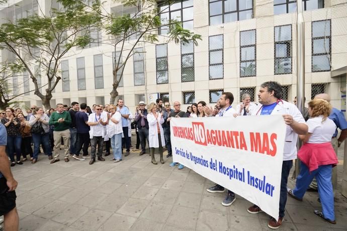 Concentración de médicos y personal sanitario como protesta por la situación del área de Urgencias.  | 25/04/2019 | Fotógrafo: Tony Hernández