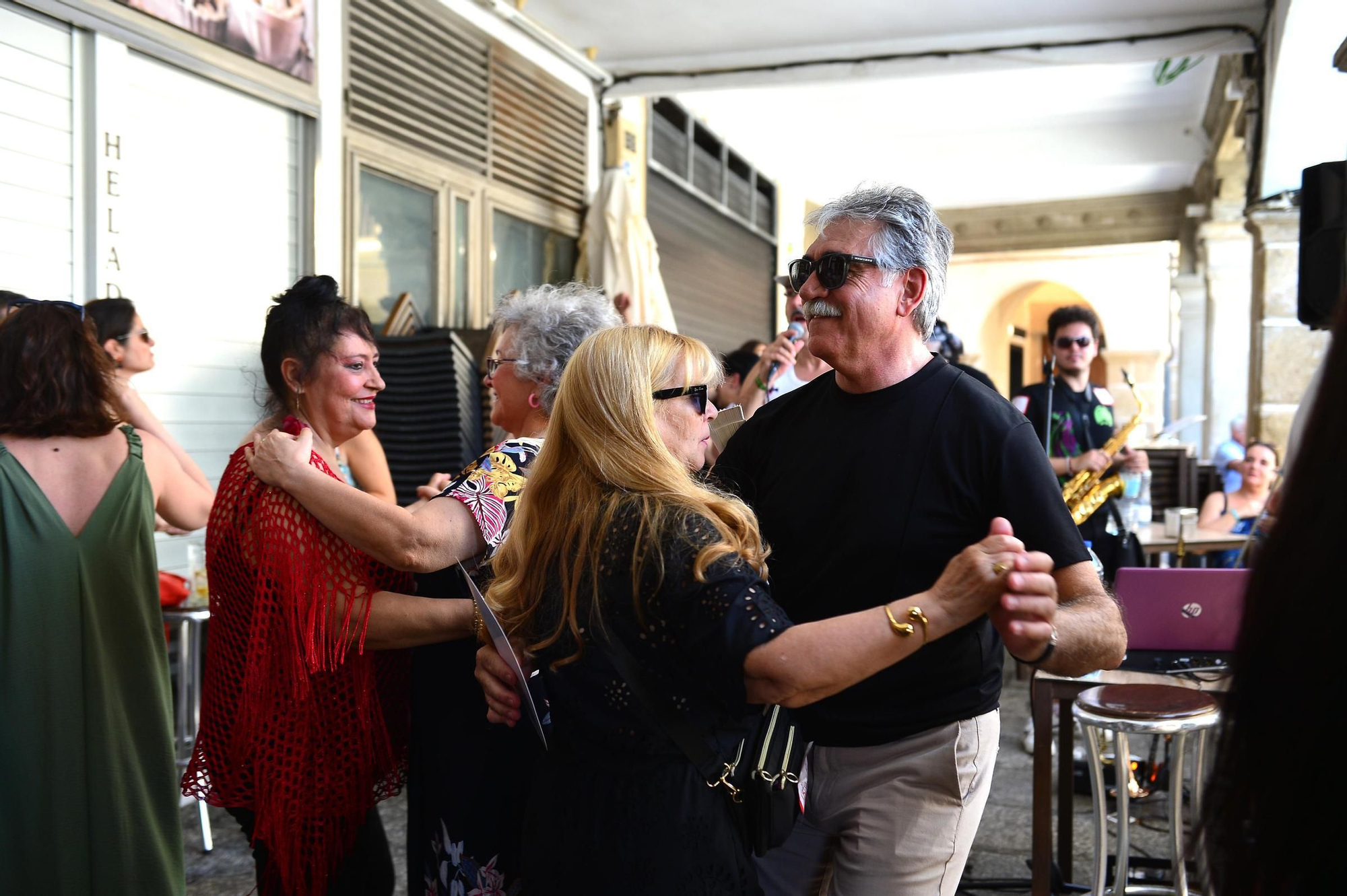 FOTOGALERÍA | Búscate en las cañas del sábado de feria en Plasencia