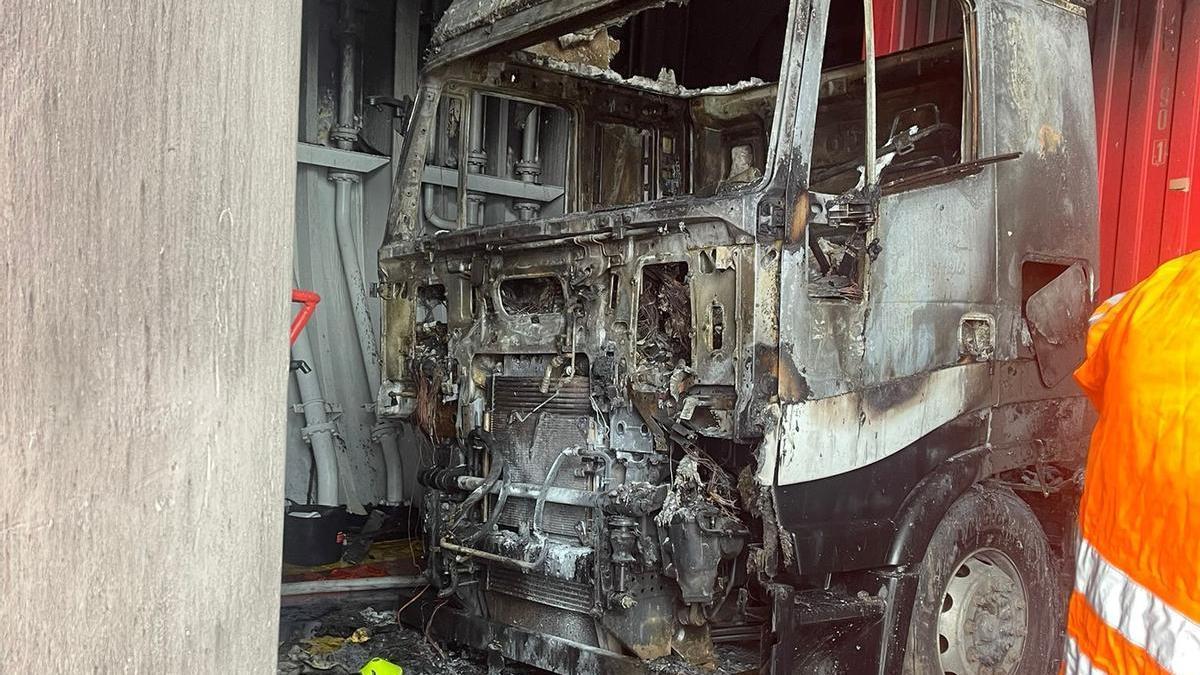 INCENDIOS BARCOS MALLORCA |15 personas atendidas por inhalación de humo en el incendio de un camión en un ferry que venía de Barcelona a Mallorca