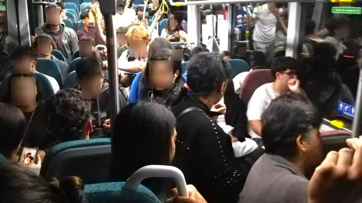 Una vecina de Oleiros impulsa una recogida de firmas para crear una línea de autobús a la Universidade da Coruña
