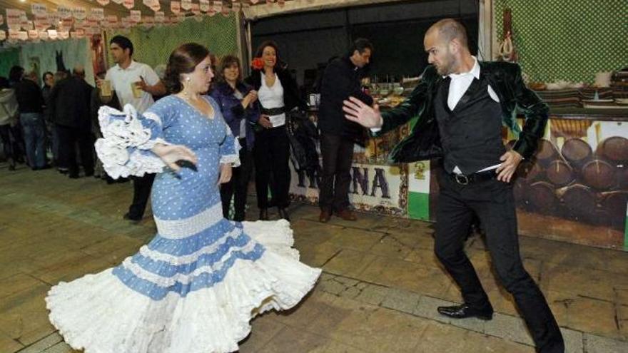 La Casa de Andalucía en Vigo organiza un año más la tradicional Feria de Abril.  // FdV