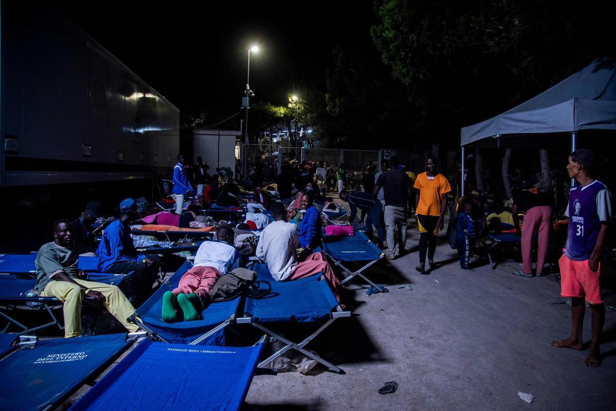 Lampedusa, colapsada tras la llegada de 6.000 inmigrantes en 24 horas