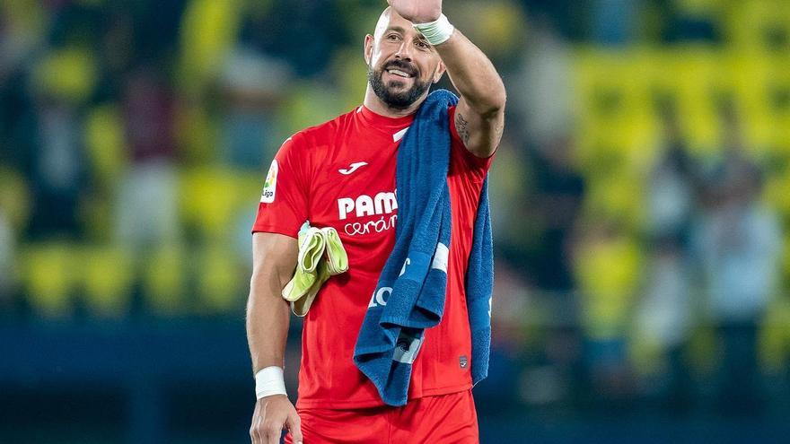 La renovación de Pepe Reina está cerca de su desenlace