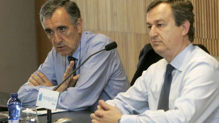 José María Castellano y César González-Bueno durante una rueda de prensa en 2012.