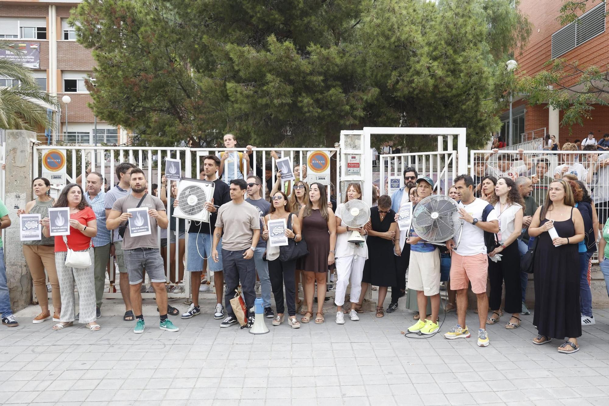 Continúan las protestas por el calor en los colegios de Alicante
