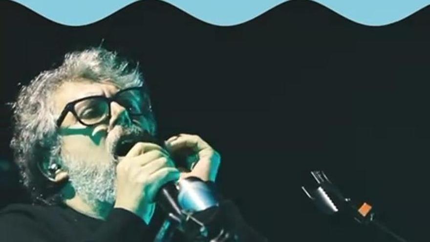 Iván Ferreiro, en Luanco al mar