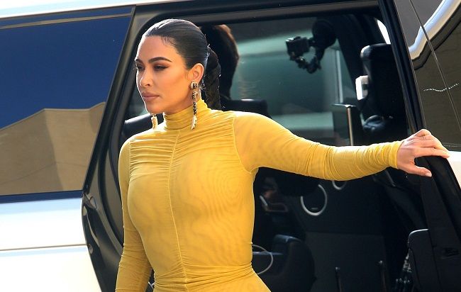 Kim Kardashian recupera el peinado de trenza clásica
