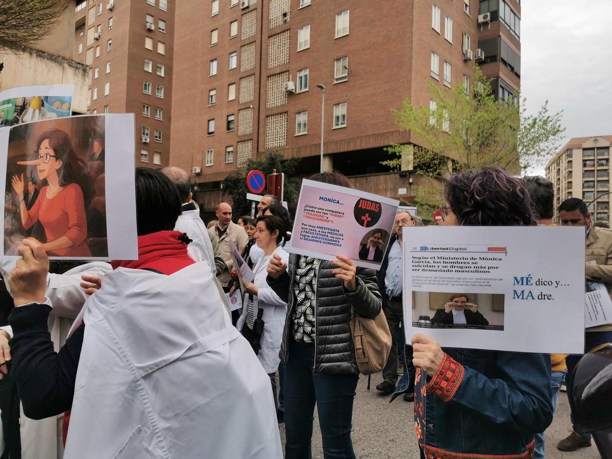 Un momento de la manifestación, esta mañana en Cáceres.