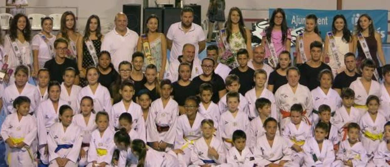 El taekwondo se adueña de las fiestas de Turís